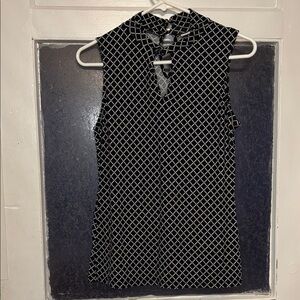 New York & Company Women’s Black and White Sleeveless Top Size Small